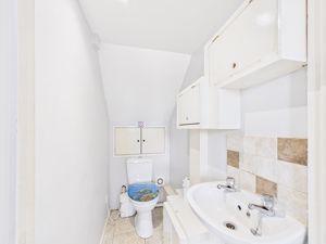 Cloakroom- click for photo gallery